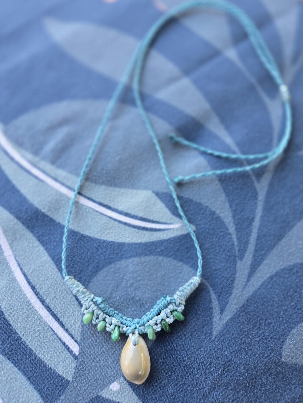 New Handmade Sage Bohème Turquoise Shell Pendant Necklace - Picture 3 of 4